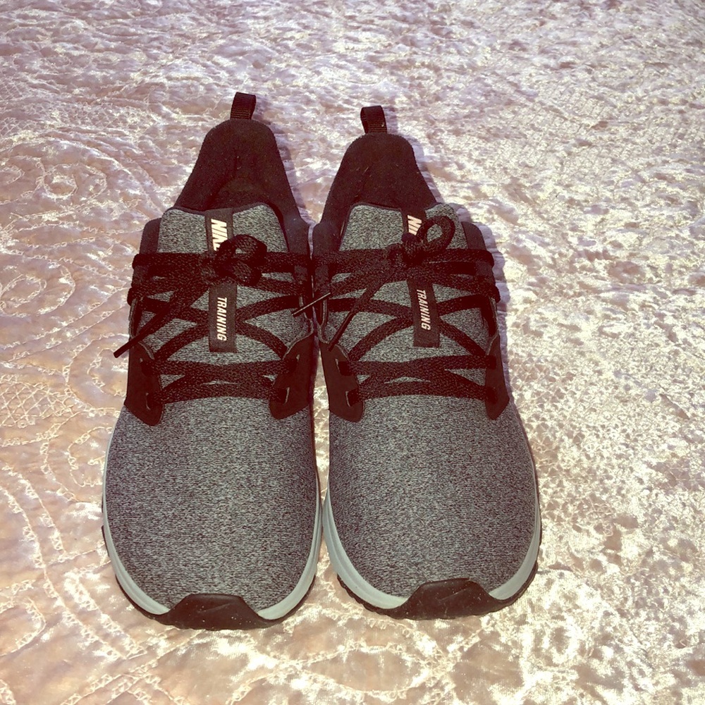Nike tennis shoes